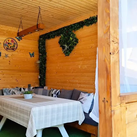 Campingplatz еко къщи градина